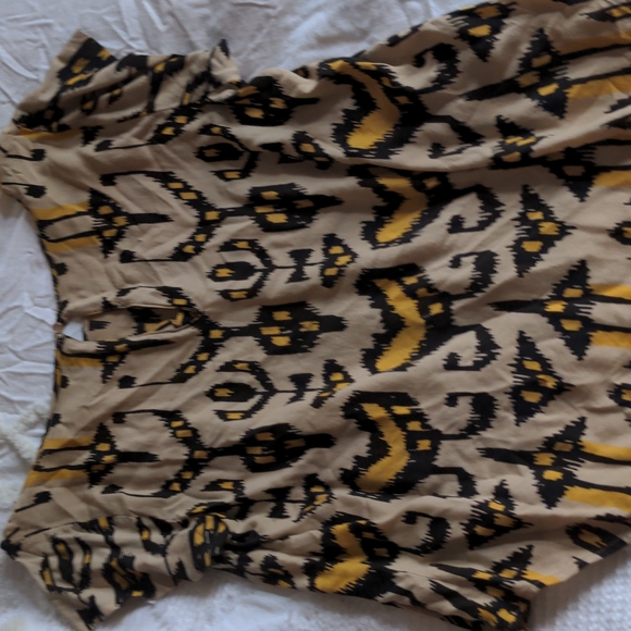 Patterned Top - Picture 6 of 6